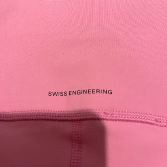 NWT🩷ON RUNNING🤍LONG SLEEVE WORKOUT TOP & LEGGINGS - Picture 14 of 16